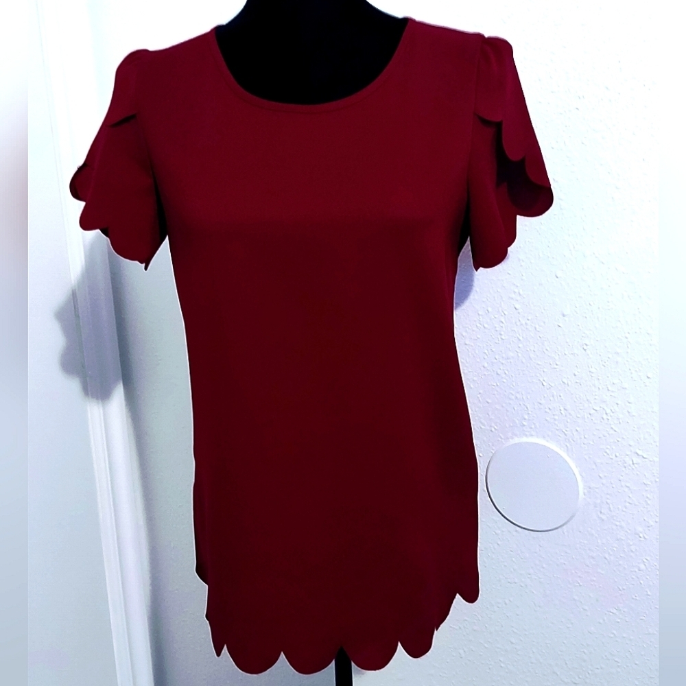 SHEIN BURGUNDY SCALLOPED DETAIL KEYHOLE BACK BLOUSE SIZE S